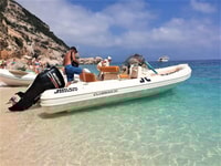 From Arbatax, Rubber dinghy trip in the Gulf of Orosei - Housity