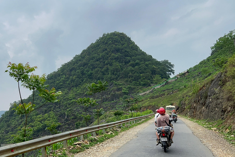 Von Hanoi aus: 4-tägige Ha Giang Loop Car Tour plus Videoschnitt