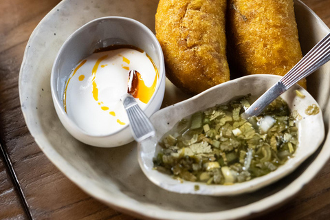 Cartagena Food Tour: 10 Dishes, Street Food & Sit-down stops