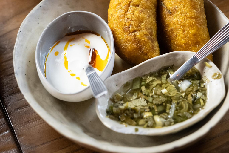 Cartagena Food Tour: 10 Dishes, Street Food & Sit-down stops