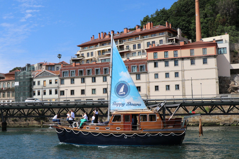 Porto: 6 Bridges of Douro Classic boat tour Porto : Classic boat Cruise on the Douro River