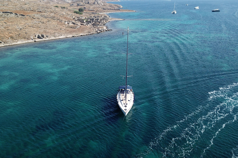 6 timmars tur till Delos och Rheniaöarna med segelbåt