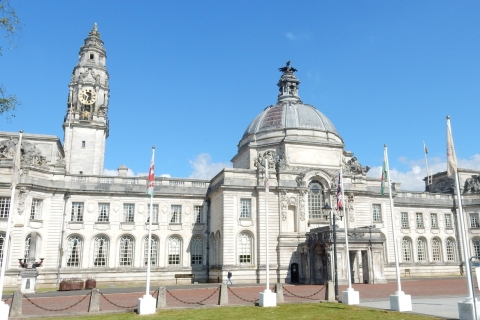 Cardiff: Extravagantes paseos patrimoniales autoguiados con smartphone