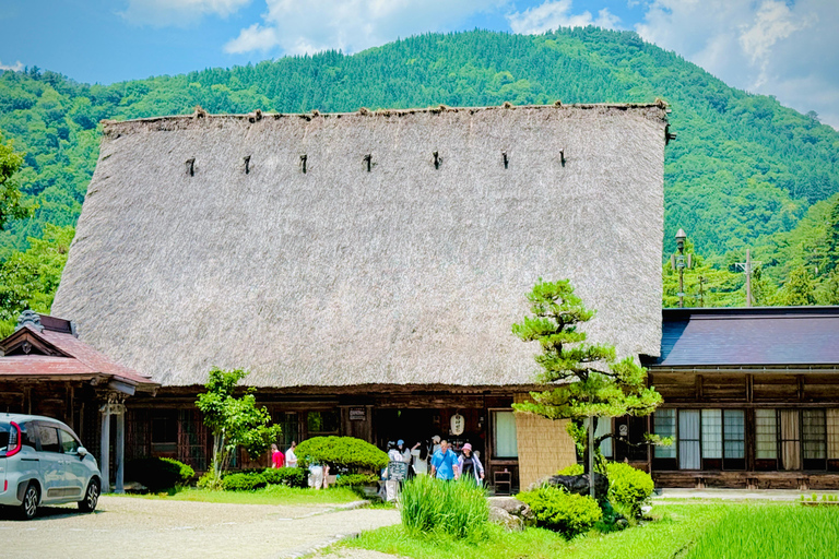 Kanazawa: Shirakawago, Gokayama, and Takayama Full Day Trip