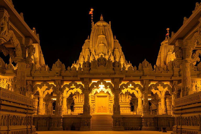 New Delhi: Akshardham Temple Tour + Water Light Show Akshardham Water & Light Show with Car+Guide+Tickets+Dinner