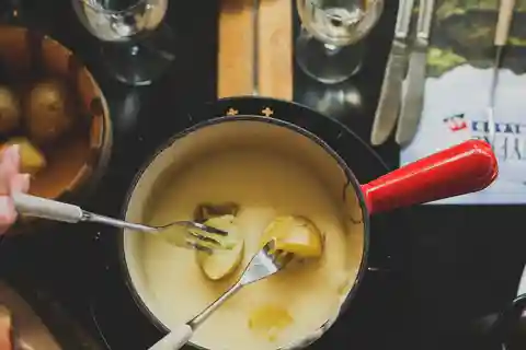 From Geneva: Make Your Own Swiss Fondue