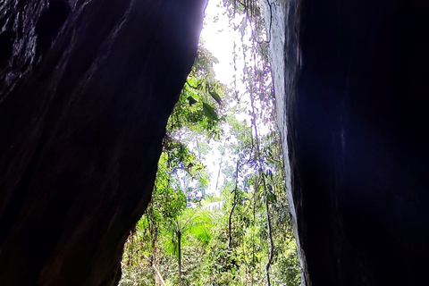 Tijuca Forest´s hike: caves, waterfalls and great views