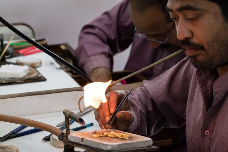 Jaipur: Gemstone and Artifacts Tour with Pickup and Drop Off