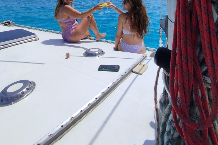 Palma: Private Half-Day Sailing Trip with Tapas & Drinks Shared sailing boat Tour - Snacks and soft drinks included