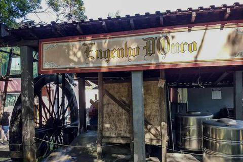 Paraty: destylarnia Engenho D'Ouro z degustacją i wodospadami