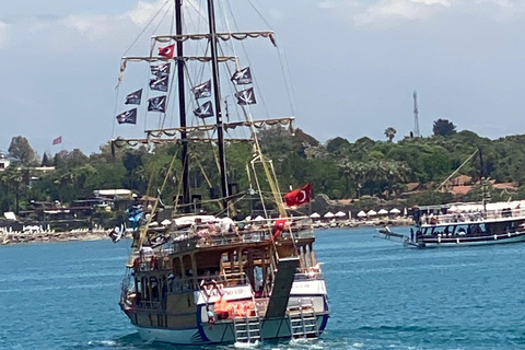 Side: Dolphin Island Boat Tour with Kids Animation