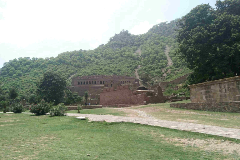 Jaipur: Haunted Bhangarh Fort Full Day TripPrivate Tour With Transportation + Guide + Lunch