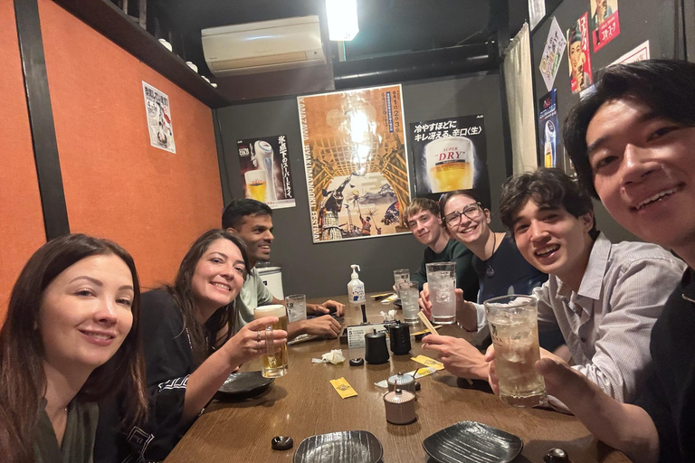 Kanazawa: Nighttime Izakaya Tour with Local Guide