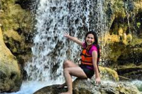 Yogyakarta; Dagstur till Jomblang-grottan och Pindul-grottan