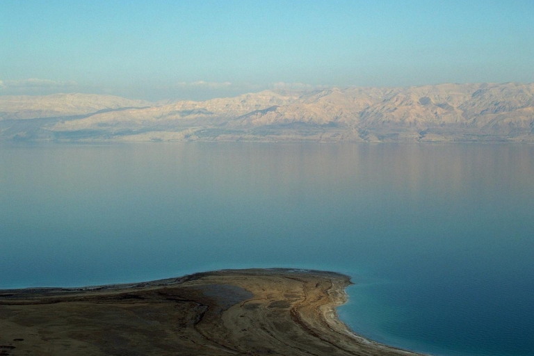 Découvrez la mer Morte lors d'une visite d'une demi-journée au départ d'AmmanTransport, frais d'entrée au centre de villégiature et déjeuner