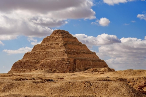 Prywatna wycieczka po piramidach w Gizie, Memphis, Sakkarze, Dahszur i na bazarzeprywatna wycieczka - odbiór z lotniska w Kairze