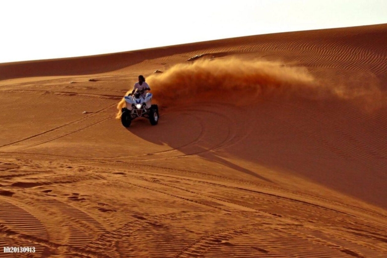 Riyad : Safari dans le désert en quad avec transfert à l'hôtelRiyad : Safari dans le désert, quad, balade à dos de chameau et camp Thumama
