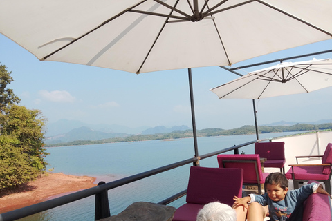 Lunch cruise on Vang Vieng Lake