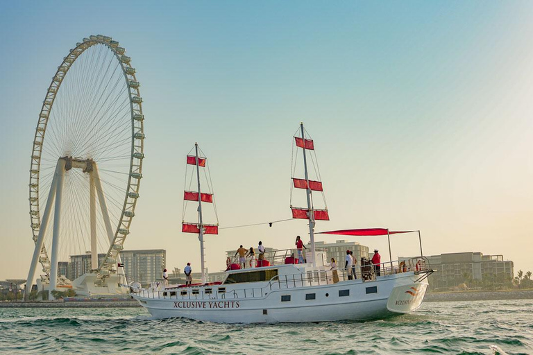 Dubai: Crociera turistica della Marina con vista sulla ruota di AinCrociera turistica in Marina a bordo di uno yacht