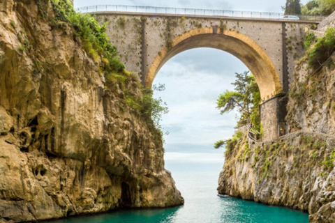 Amalfi Coast Boat Tour with Swimming and Drinks
