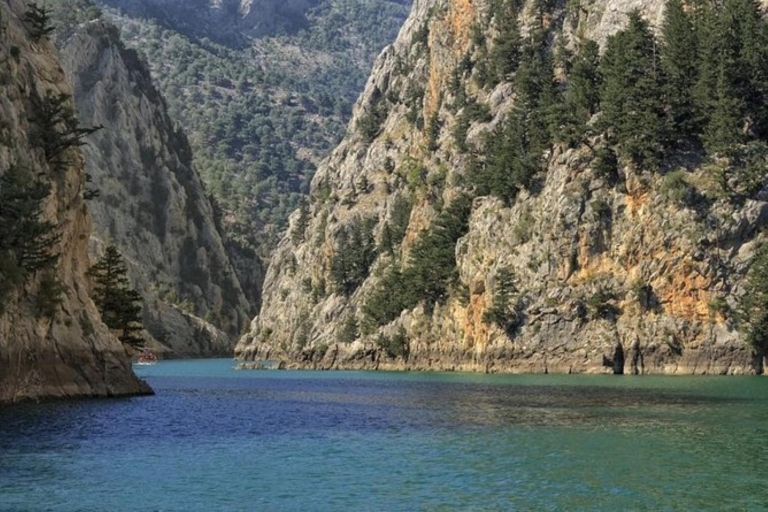 Aventura en el Cañón Verde: Una maravilla natural