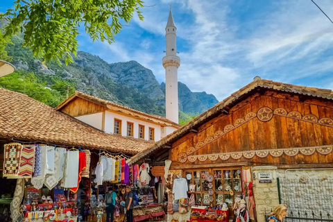 Fly från Tirana, Kruja slott-Shkopeti sjö, båttur