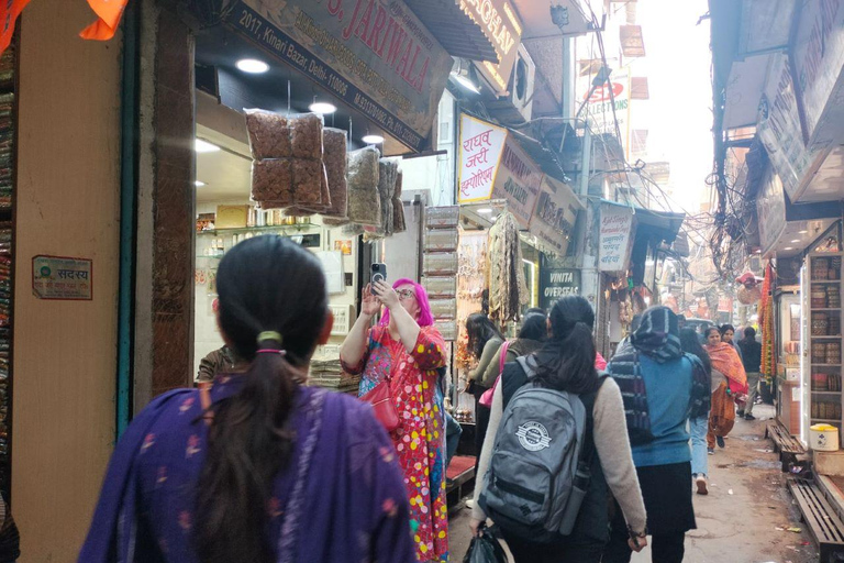 Delhi: tour de diseñadores y talleres ocultosDelhi: tour de moda y talleres ocultos