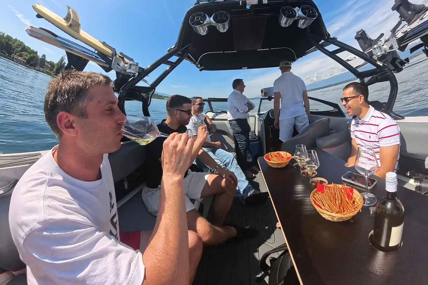 Geneva: Private Wine & Scenic Cruise on Lake Geneva - Geneva: Private Wine & Scenic Cruise on Lake Geneva