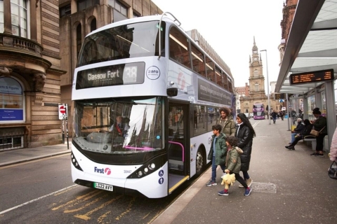 Glasgow: Einfacher Busverkehr zwischen Flughafen und StadtzentrumEinfach von Glasgow Stadtzentrum nach Glasgow Flughafen