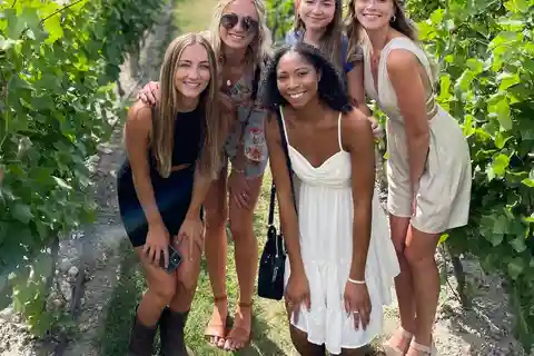 Kelowna: East Kelowna Full Day Guided Wine Tour
