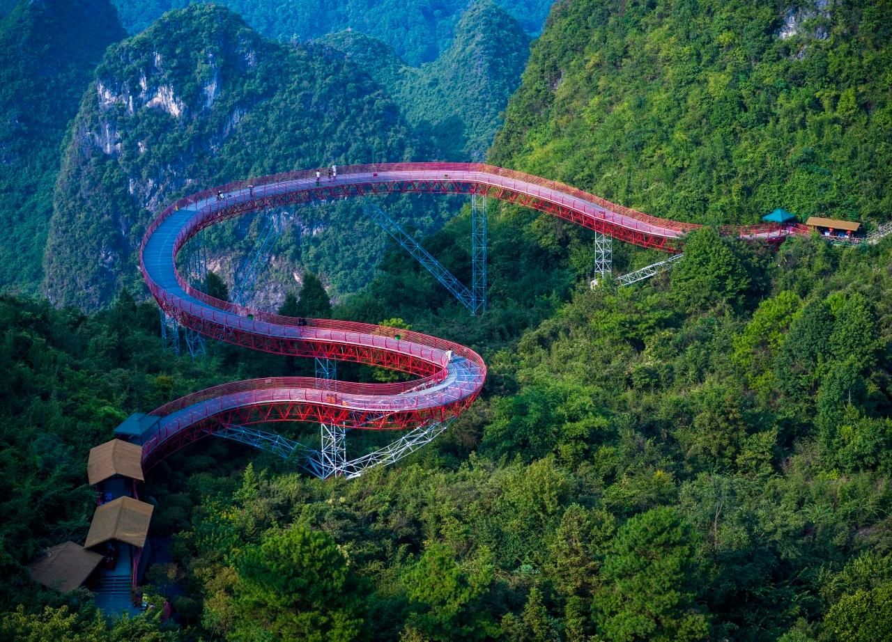Guilin: Höhle, Yulong-Rafting, Skywalk mit Glasboden & Show