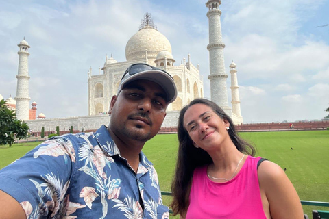 Agra: Taj Mahal and Mausoleum Skip-the-Line Guided Tour Tour with Local Expert Tour Guide Only
