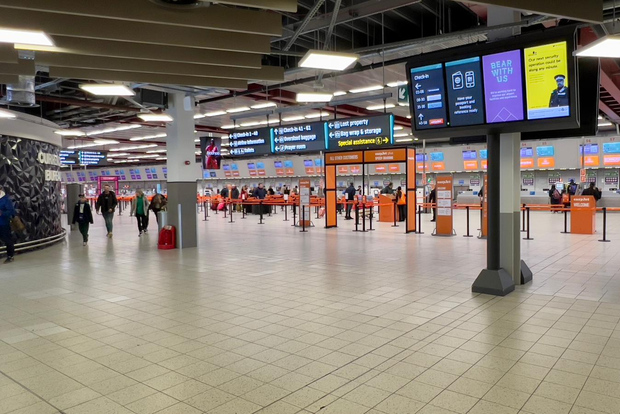 Gatwick Airport to Heathrow Airport - Private Transfer
