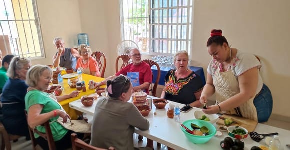 Cozumel: Private Cooking Class in a Family Kitchen