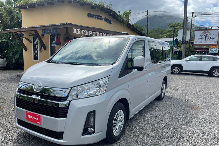 Transporte de Tortuguero &quot;La Pavona&quot; para San José