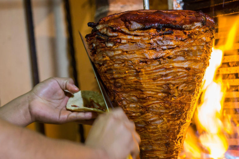 Cancun Combo: Taco & Beer Tour with Coco Bongo Night Show With Cancun Hotel Pick-Up