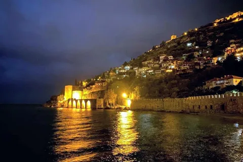 Night Jeep Safari with Boat Trip & Dinner in Alanya