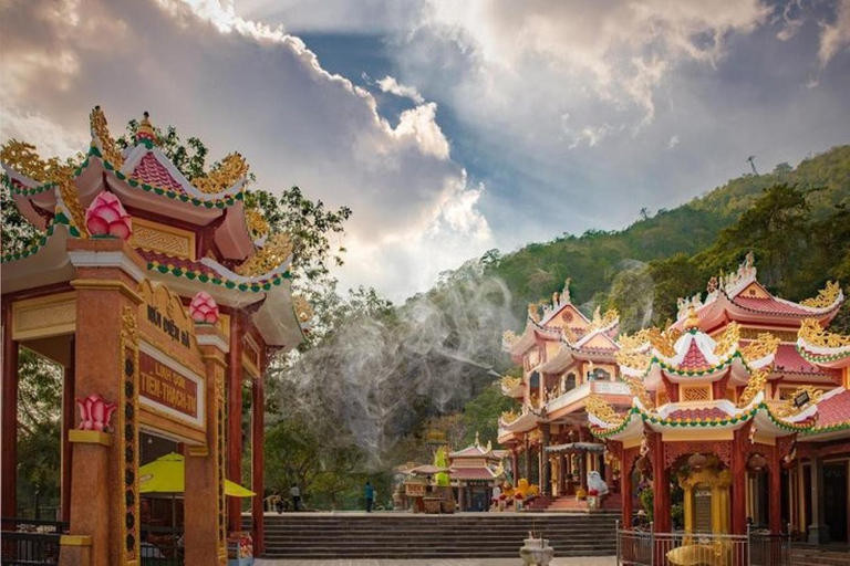 Zwarte Maagdenberg en Cao Dai-tempel