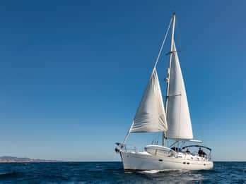 Marbella: noleggio yacht privato con skipper