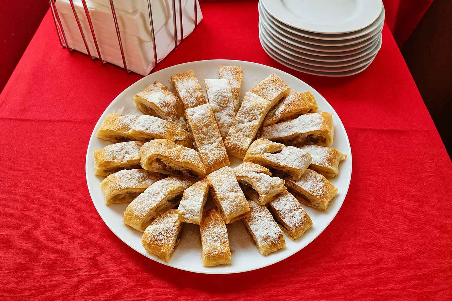 Prag: 2 Klukkustunda Söguleg Bátsferð með Dýrindis Hádegismat