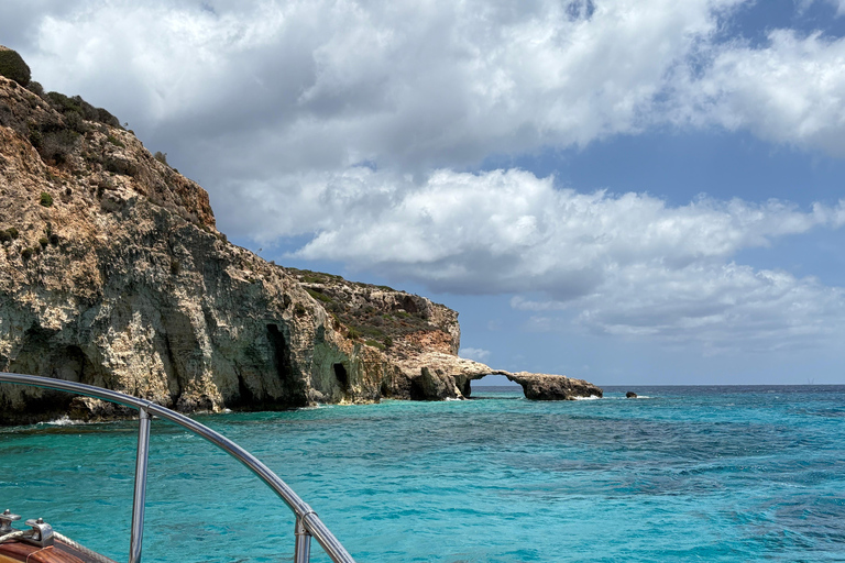 Gozo: Private Boat to Comino’s Lagoons, Swim Stops & Caves 2hr Private Trip to Comino’s Lagoons, swim stops + caves