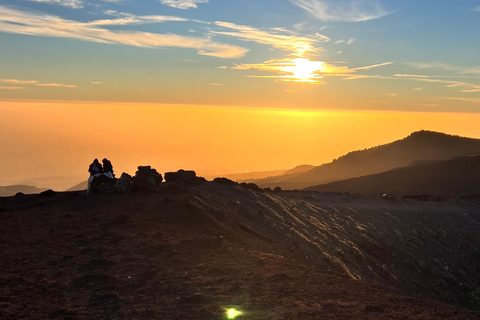 Catania: Etna Sunset Tour med upphämtning och avlämning