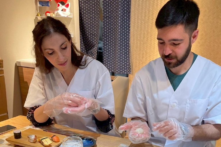 Kyoto: Sushi Making Experience in Kawaramachi (Standard)Sushi Making Experience