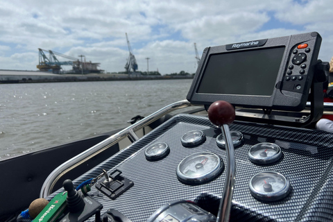 Schipluiden: Private Boat Tour to Rotterdam