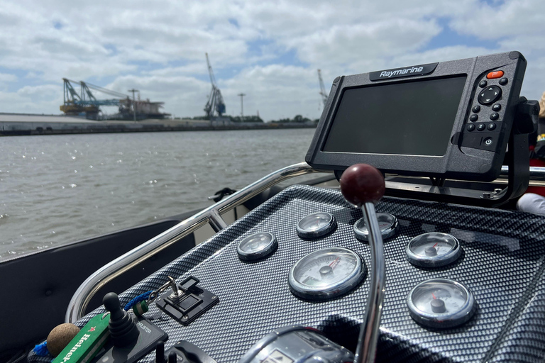 Schipluiden: Private Boat Tour to Rotterdam