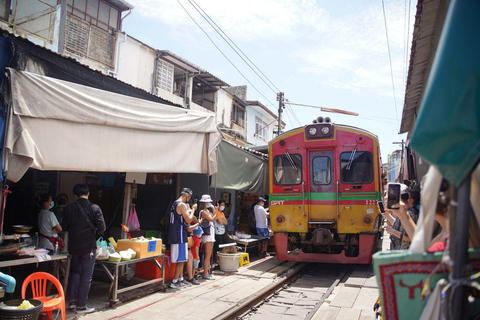 Maeklong Railway &amp; Damnoen Saduak - Special Value Day Trip