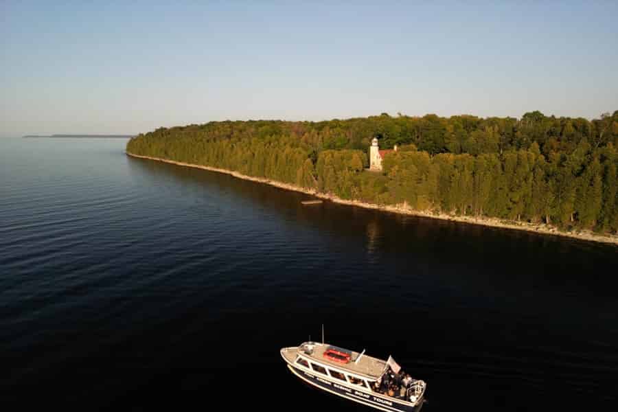 Door County: Peninsula Park Caves & Ephraim North Cruise. Foto: GetYourGuide Door County: Peninsula Park Caves & Ephraim North Cruise. Foto: GetYourGuide