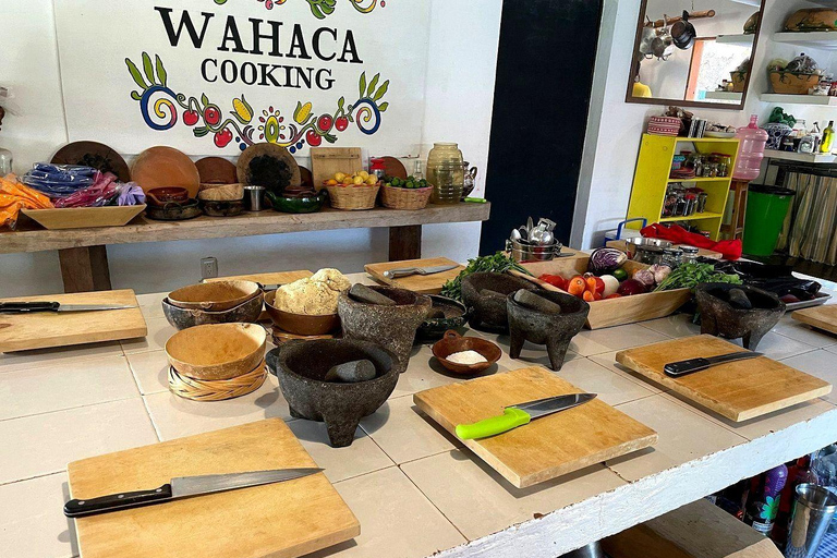 Huatulco: Oaxacan Cooking Class with Market Tour & Meal
