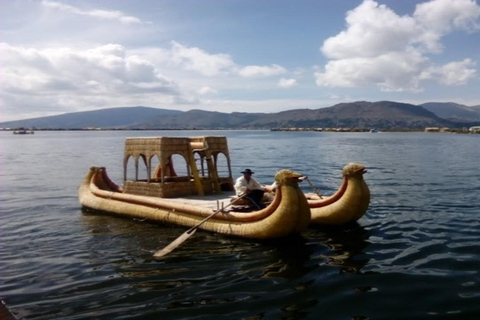 Puno: Halbtagesausflug zu den schwimmenden Inseln der Uros + spanisch/englischer Reiseführer