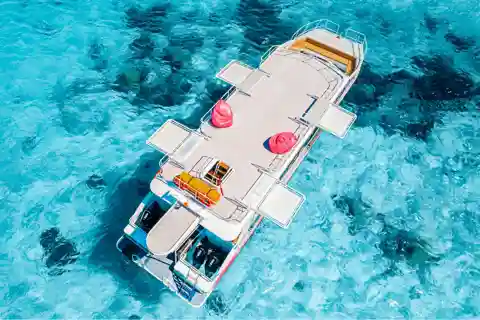 Phuket: Phi Phi and Khai Island Speedboat or Catamaran Tour